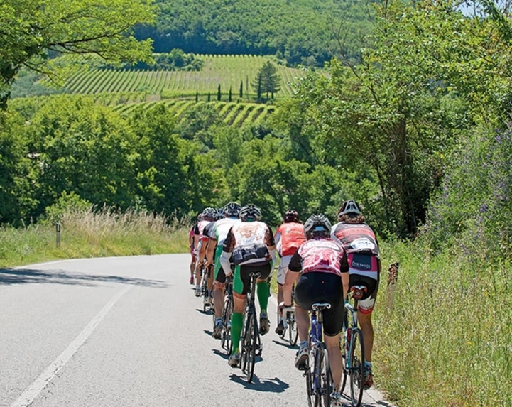 cyclists-in-tuscany